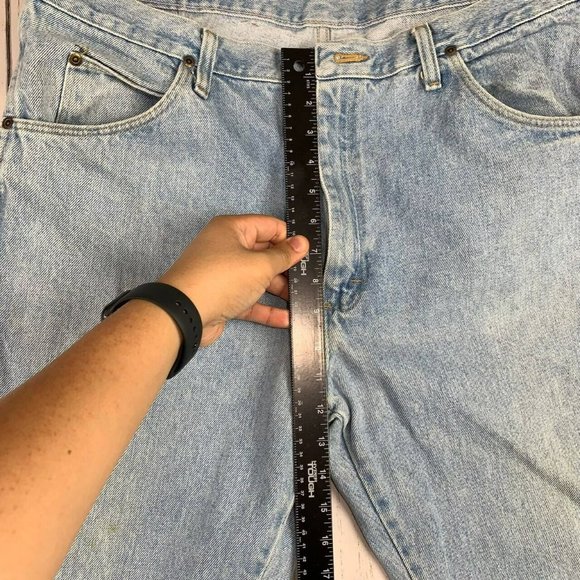 Wrangler 38x30 Straight Fit Faded Mid Rise Light Blue Jeans Pants Denim Mens - Picture 8 of 12